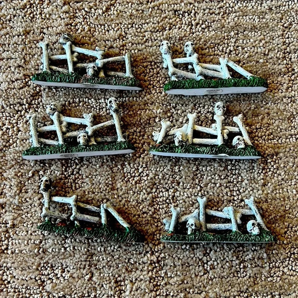 Lemax Spooky Town Halloween fence figurines 6 total - Picture 1 of 2